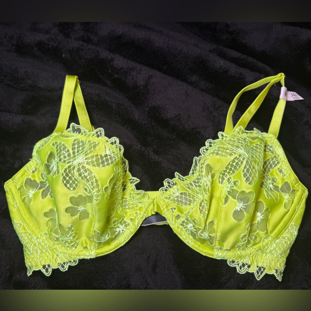Victoria's Secret Neon Lace Bra
